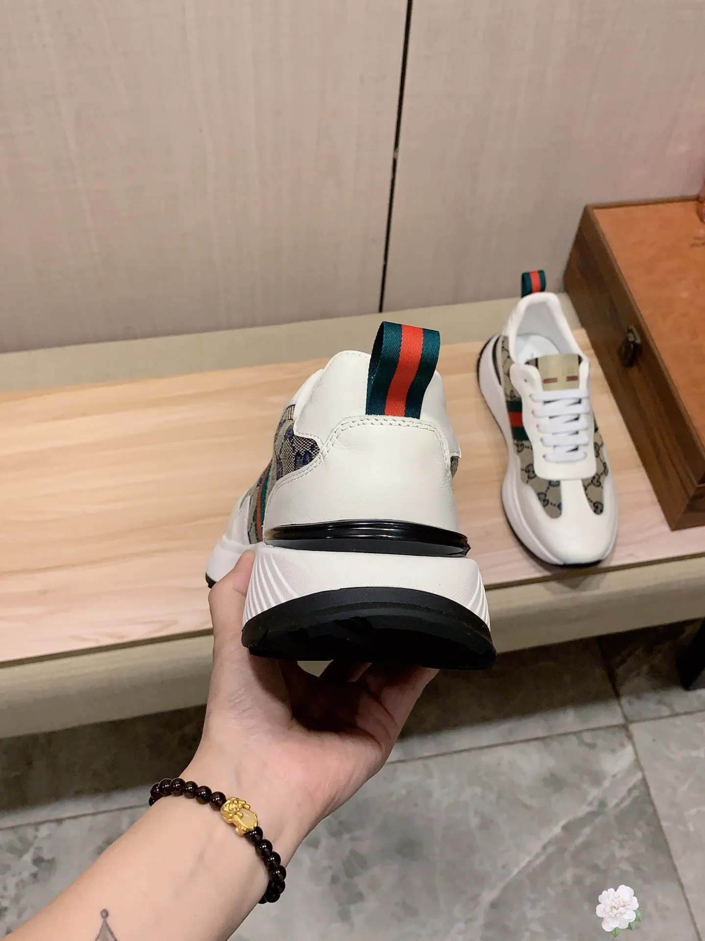 Men's men's shoes💰460💰💰🎩🎩[Lightning][Lightning] "Gucci*" The latest • popular casual shoes, top brand [seduce] luxury ~ purchasing agency, top ~ quality. [Strong] The upper is made of imported breathable cowhide with woven material ➕ breathable sheepskin feet (•) and fine workmanship. The original stylish and stylish soft rubber wear-resistant and non-slip outsole is light and comfortable on the feet. The real thing looks better when photographed. 010: Size: 38-44, 4️⃣ colors selected